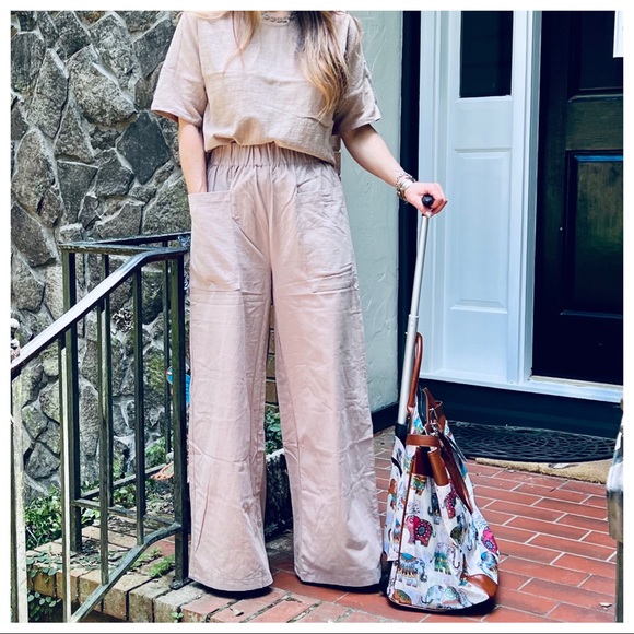 The Perfect Must Have Most Fabulous weekend Travel Rolling Bag - Picture 7 of 9